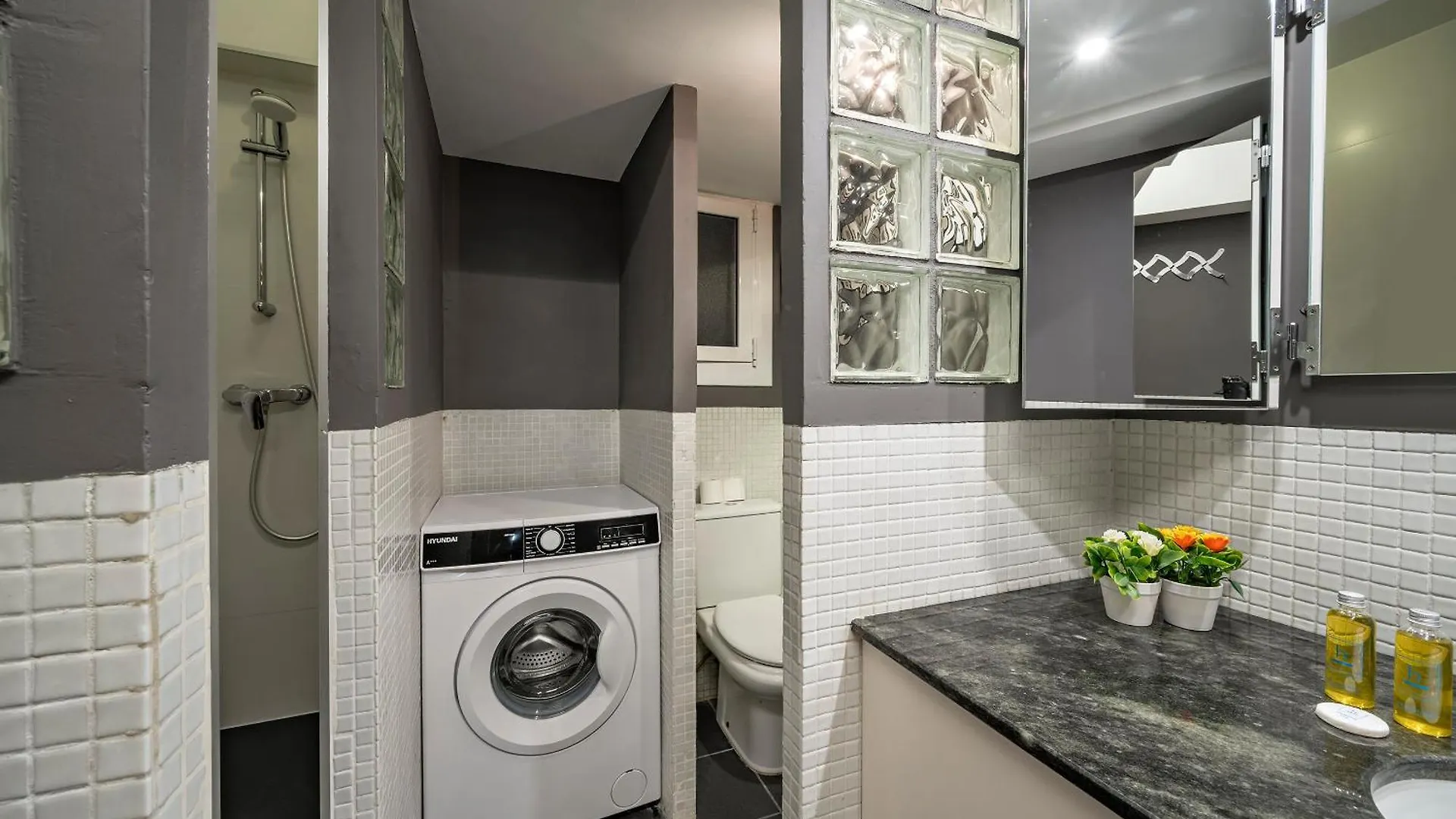 Habitat Apartments Ribes Barcelona
